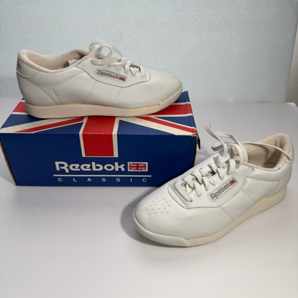 Reebok White Leather Low-Top Sneakers #vintage 1900s #classic #reebok